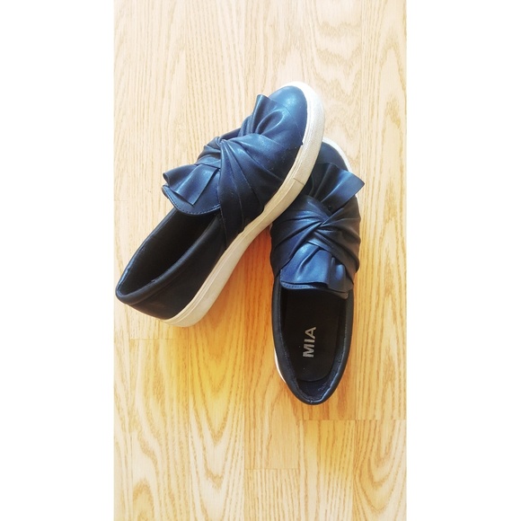 Mia Shoes - Black Pleather Bow Slides, 8